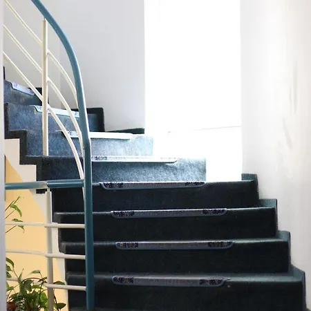 Meteor Nocleg ze śniadaniem 3*